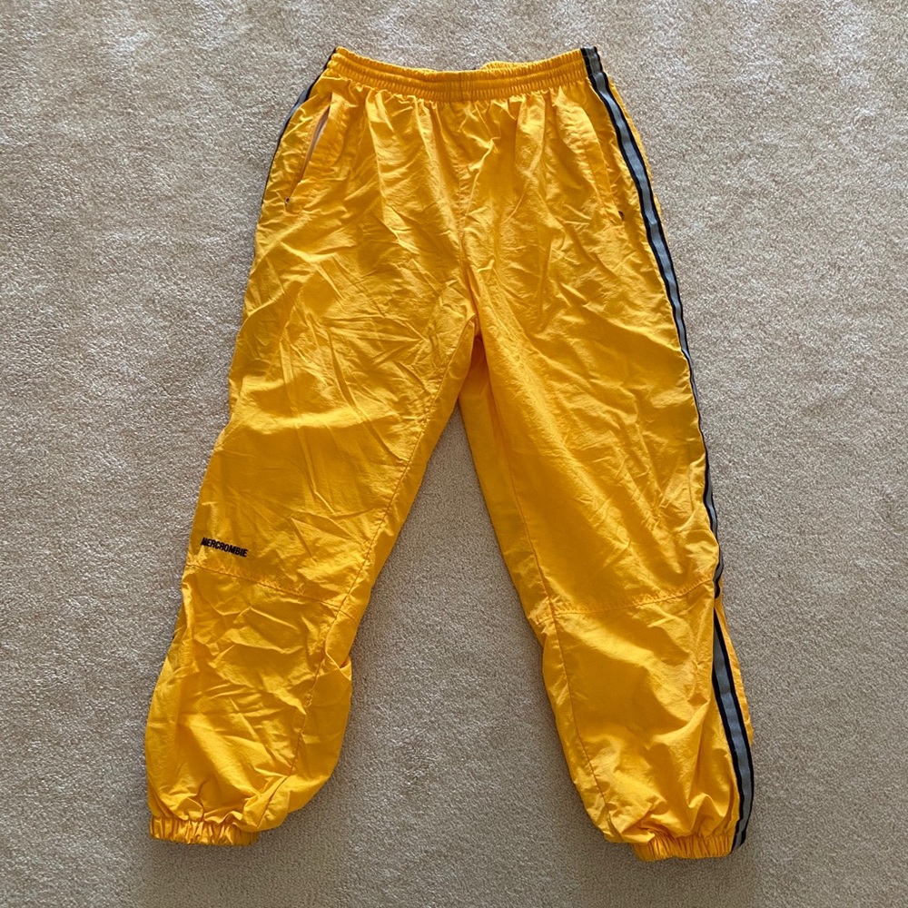 Men’s Abercrombie Yellow Snow Pants Size L